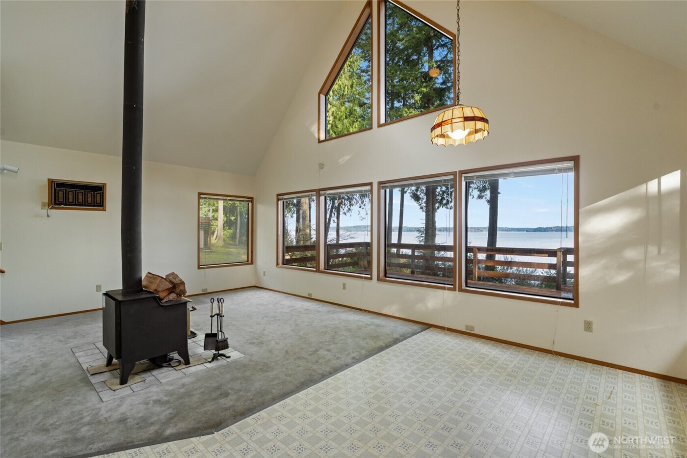 909 Lorenz Road NW, Lakebay, WA 98349