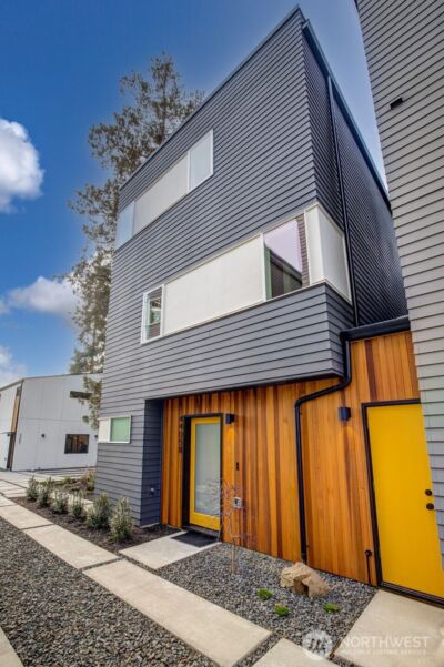 4405 B S Holly Street , Seattle, WA 98118