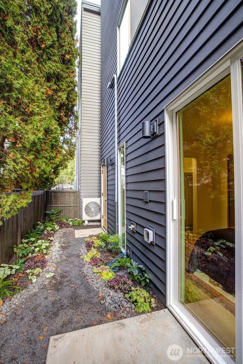 4405 B S Holly Street , Seattle, WA 98118