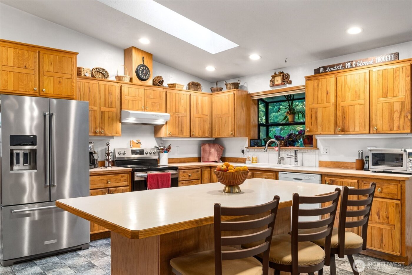 17104 Old Highway 99 , Tenino, WA 98589