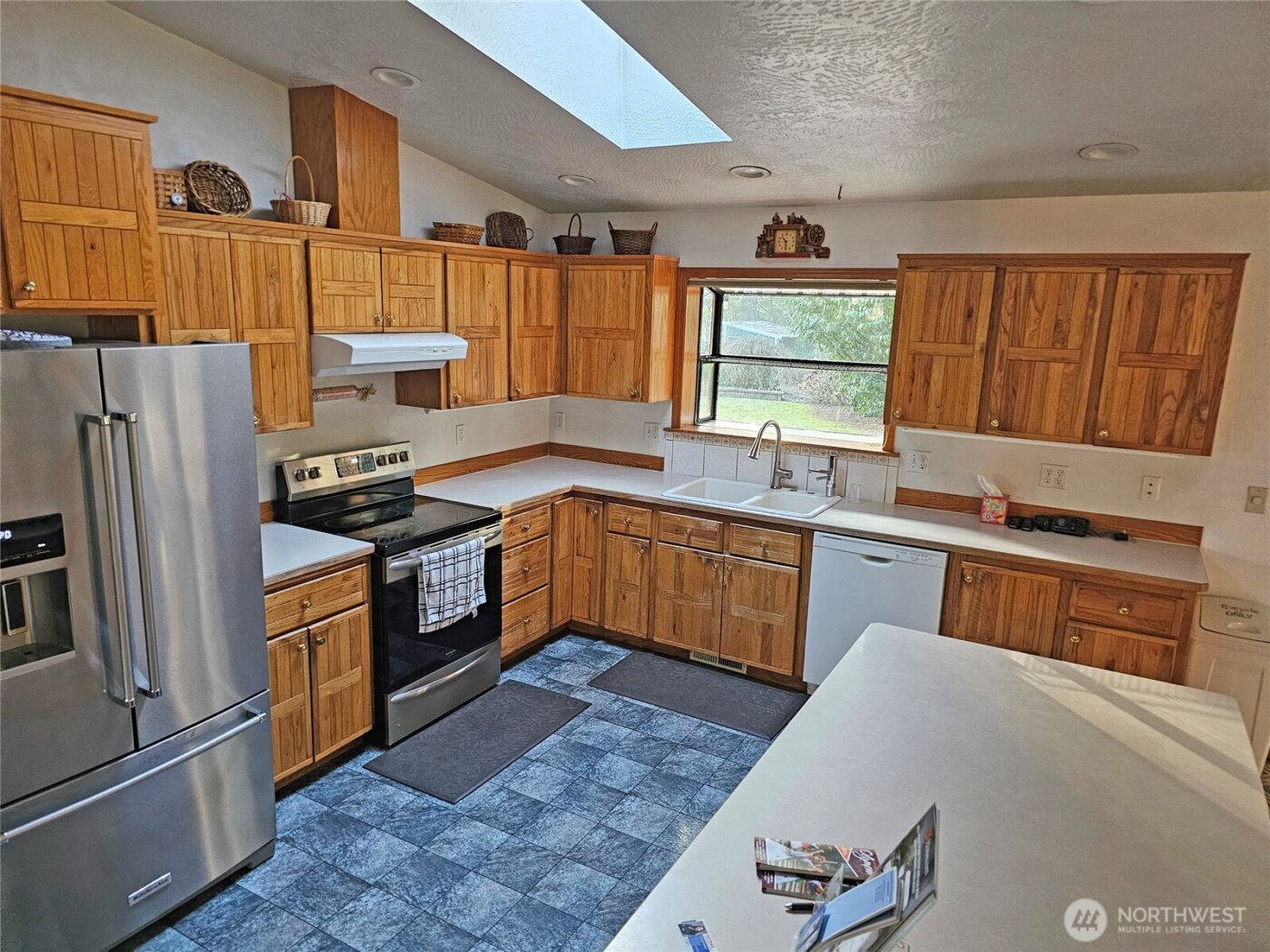 17104 Old Highway 99 , Tenino, WA 98589