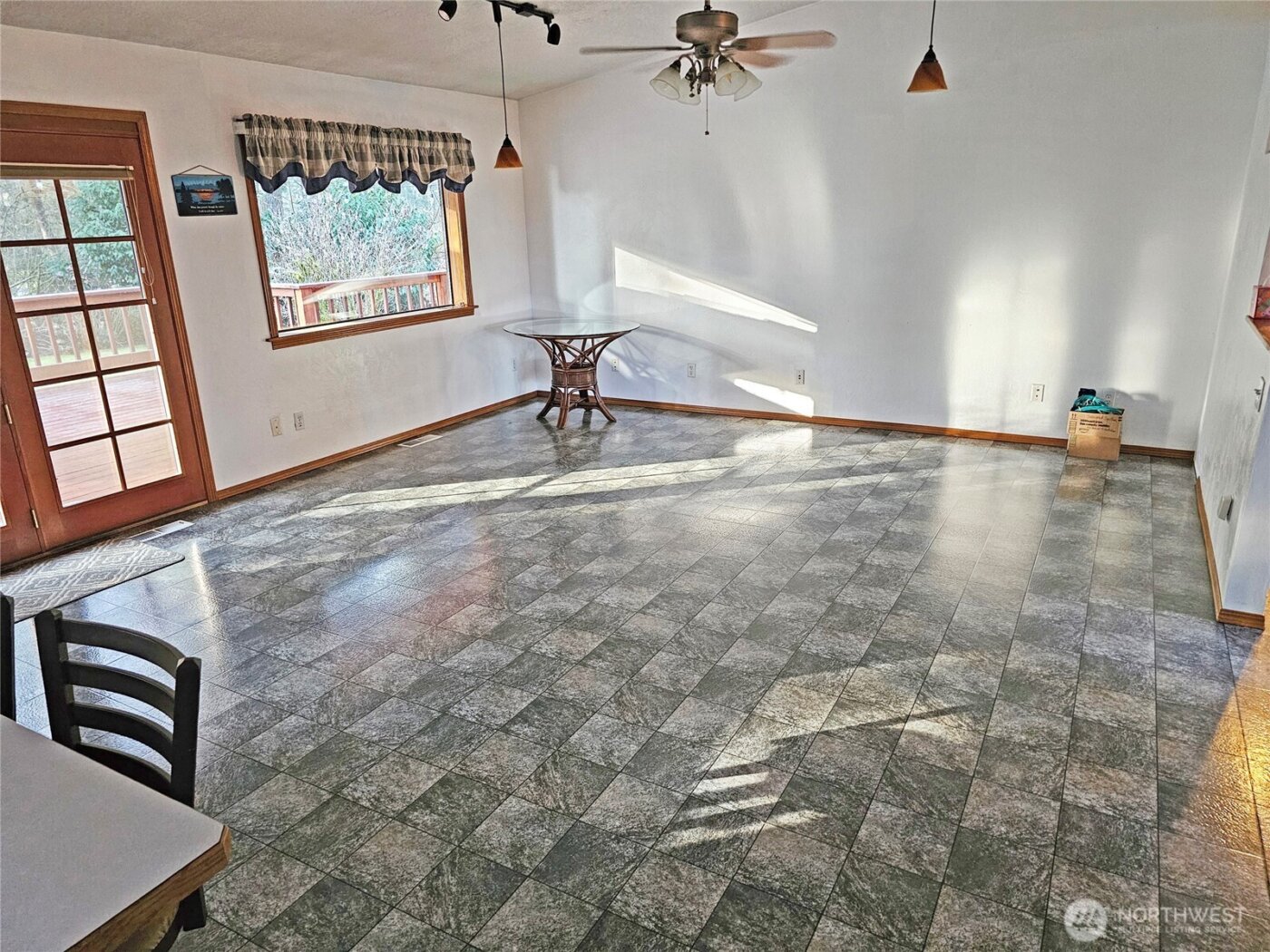 17104 Old Highway 99 , Tenino, WA 98589