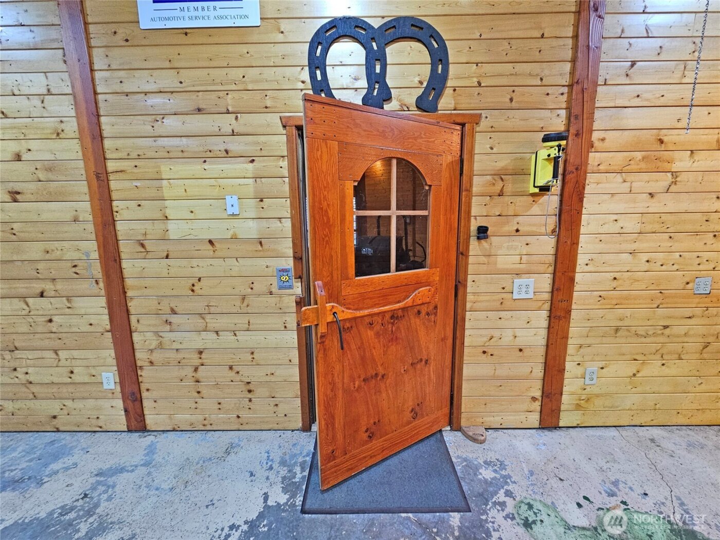 17104 Old Highway 99 , Tenino, WA 98589