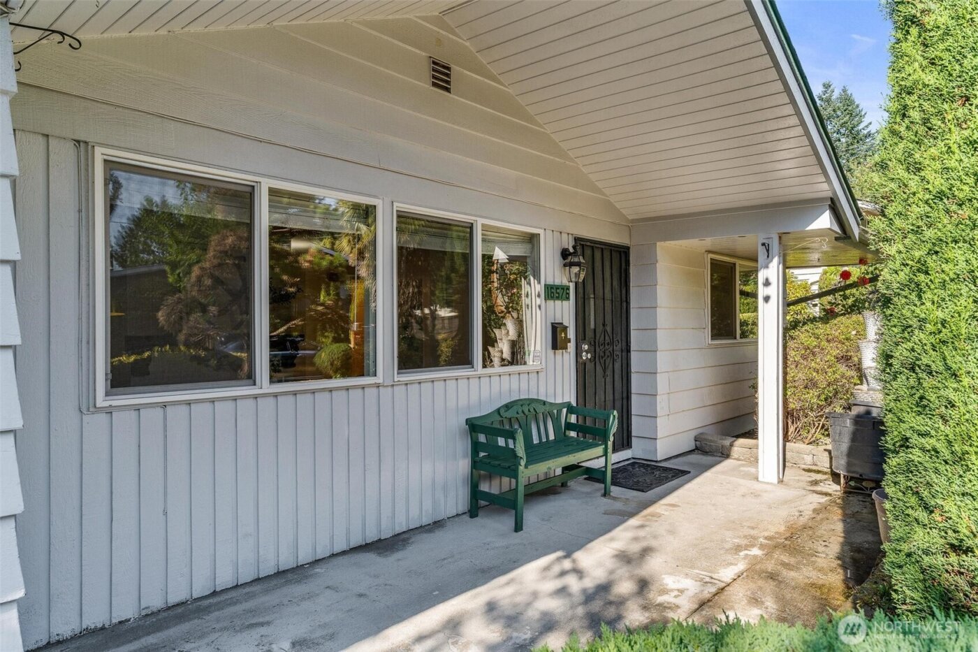 16576 NE 97th Place , Redmond, WA 98052-3166