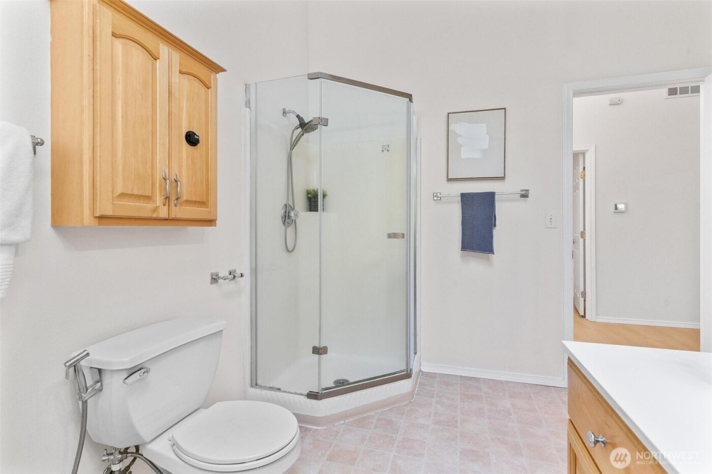 16576 NE 97th Place , Redmond, WA 98052-3166