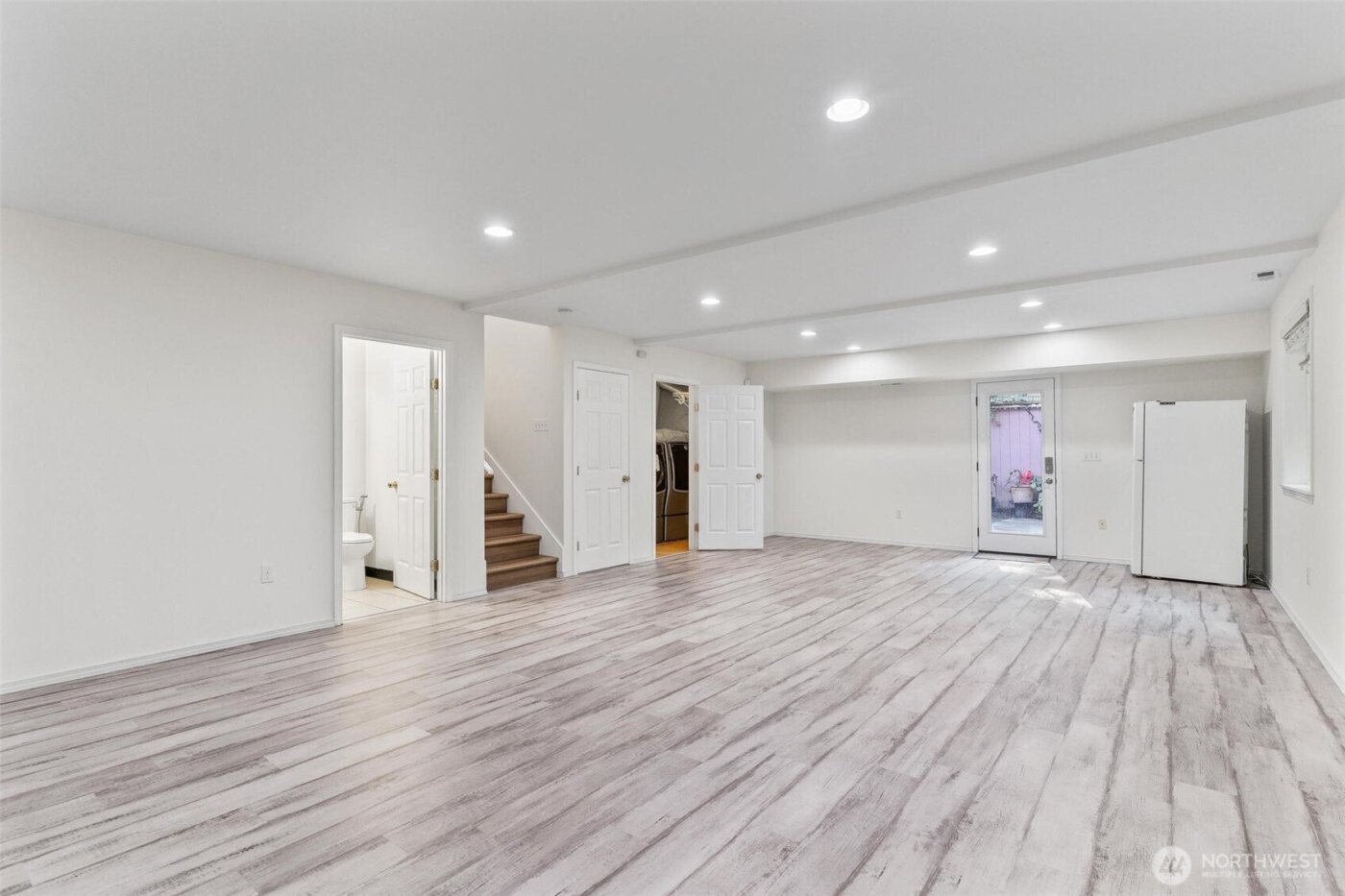 16576 NE 97th Place , Redmond, WA 98052-3166