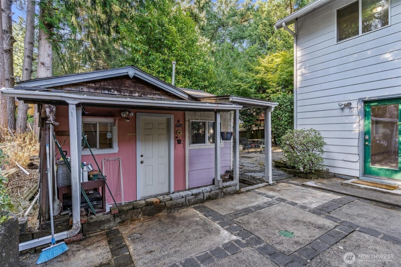 16576 NE 97th Place , Redmond, WA 98052-3166