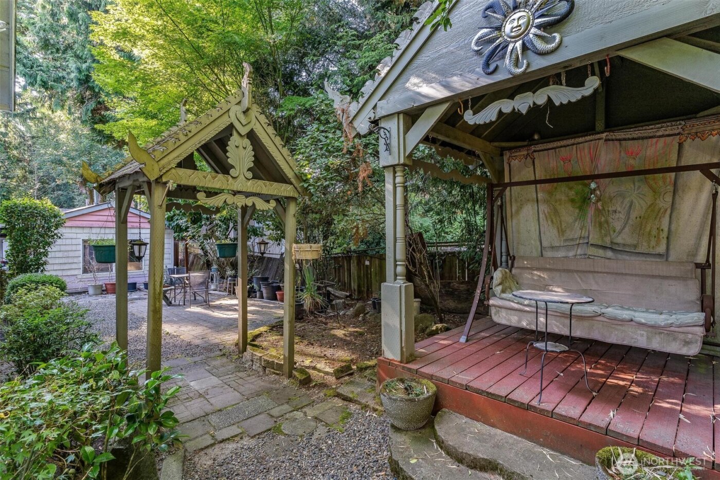 16576 NE 97th Place , Redmond, WA 98052-3166