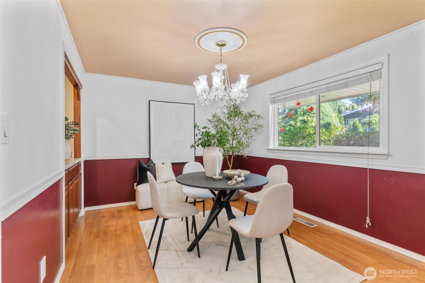 16576 NE 97th Place , Redmond, WA 98052-3166