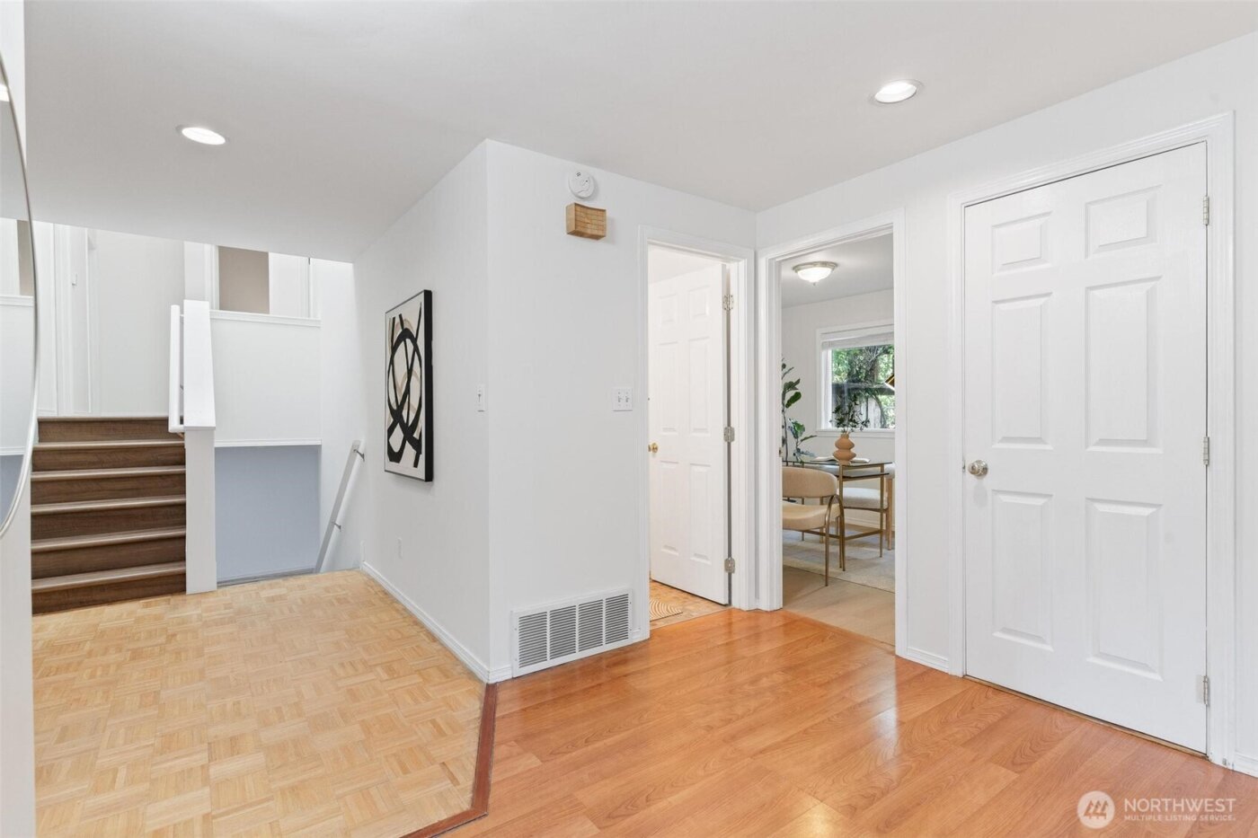 16576 NE 97th Place , Redmond, WA 98052-3166