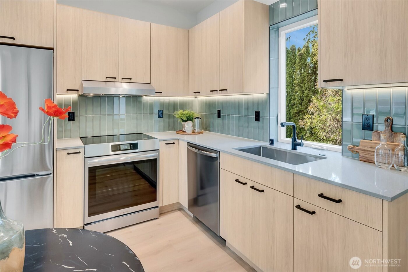 4409 B S Holly Street , Seattle, WA 98118