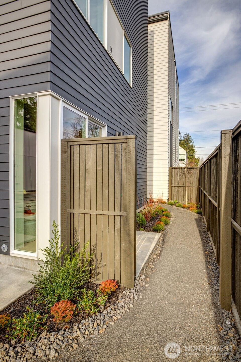 4409 B S Holly Street , Seattle, WA 98118