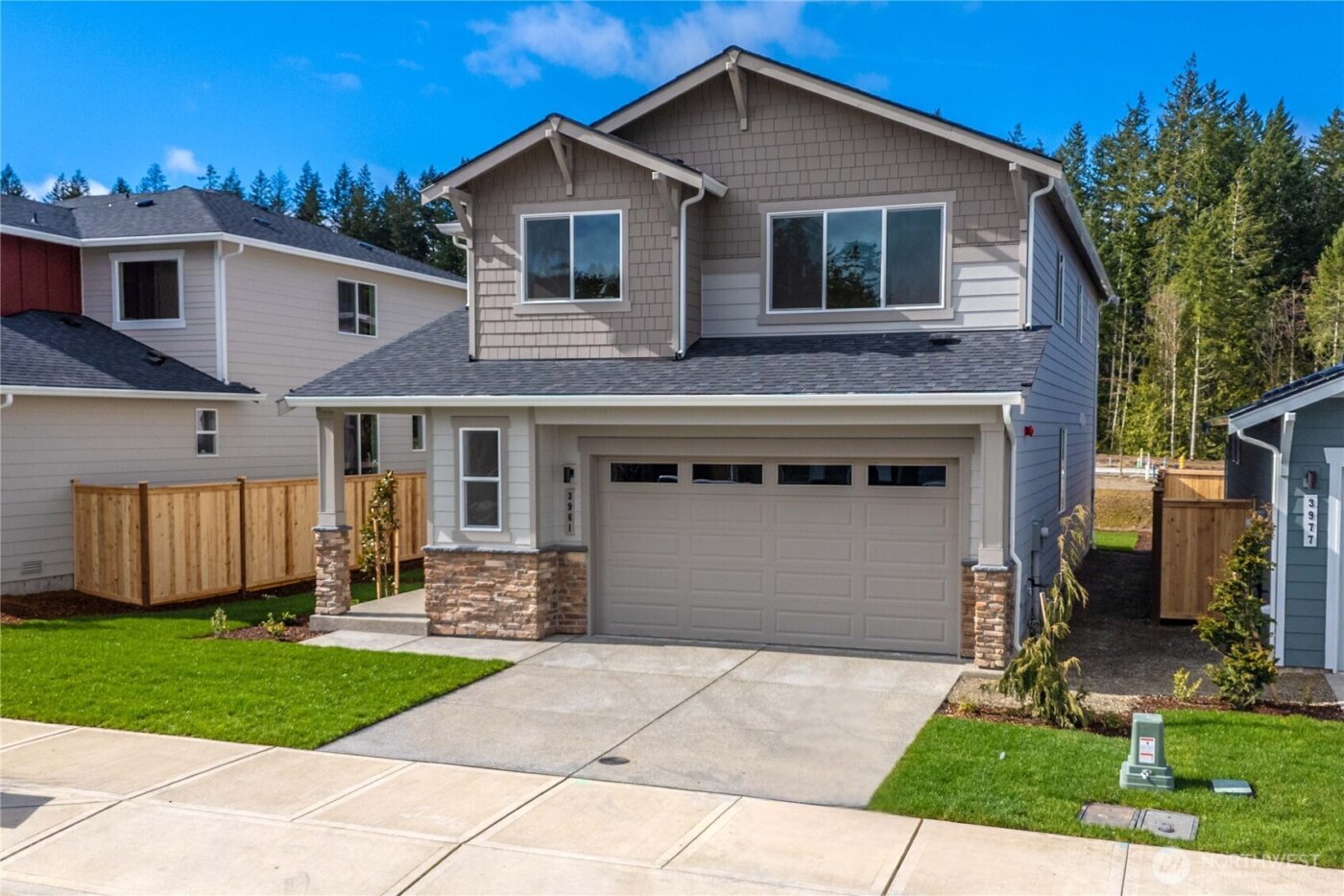 3981 McCormick Village Drive , Bremerton, WA 98312
