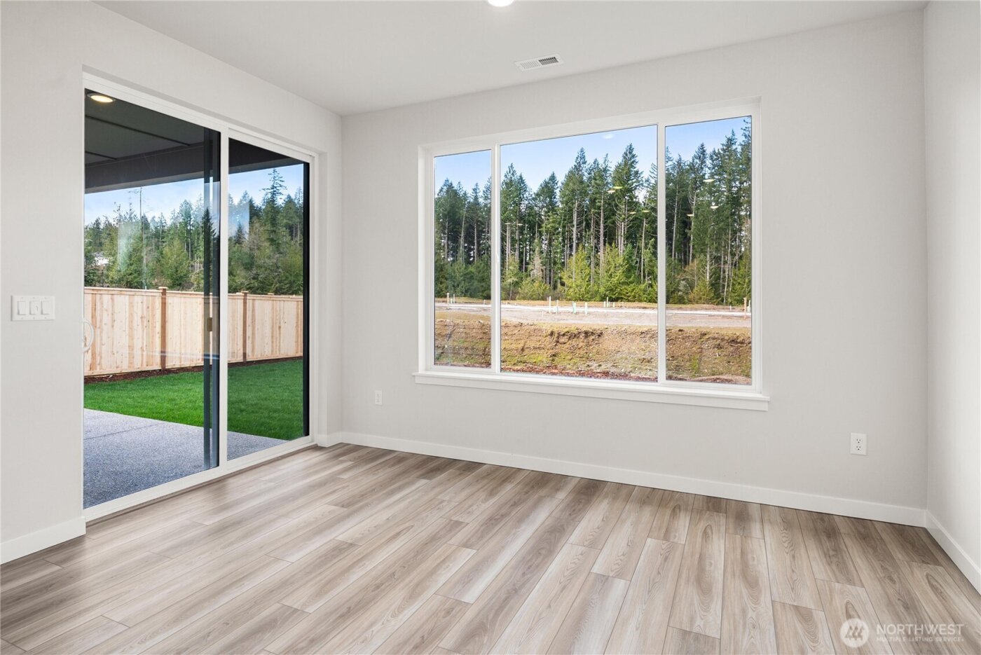 3981 McCormick Village Drive , Bremerton, WA 98312