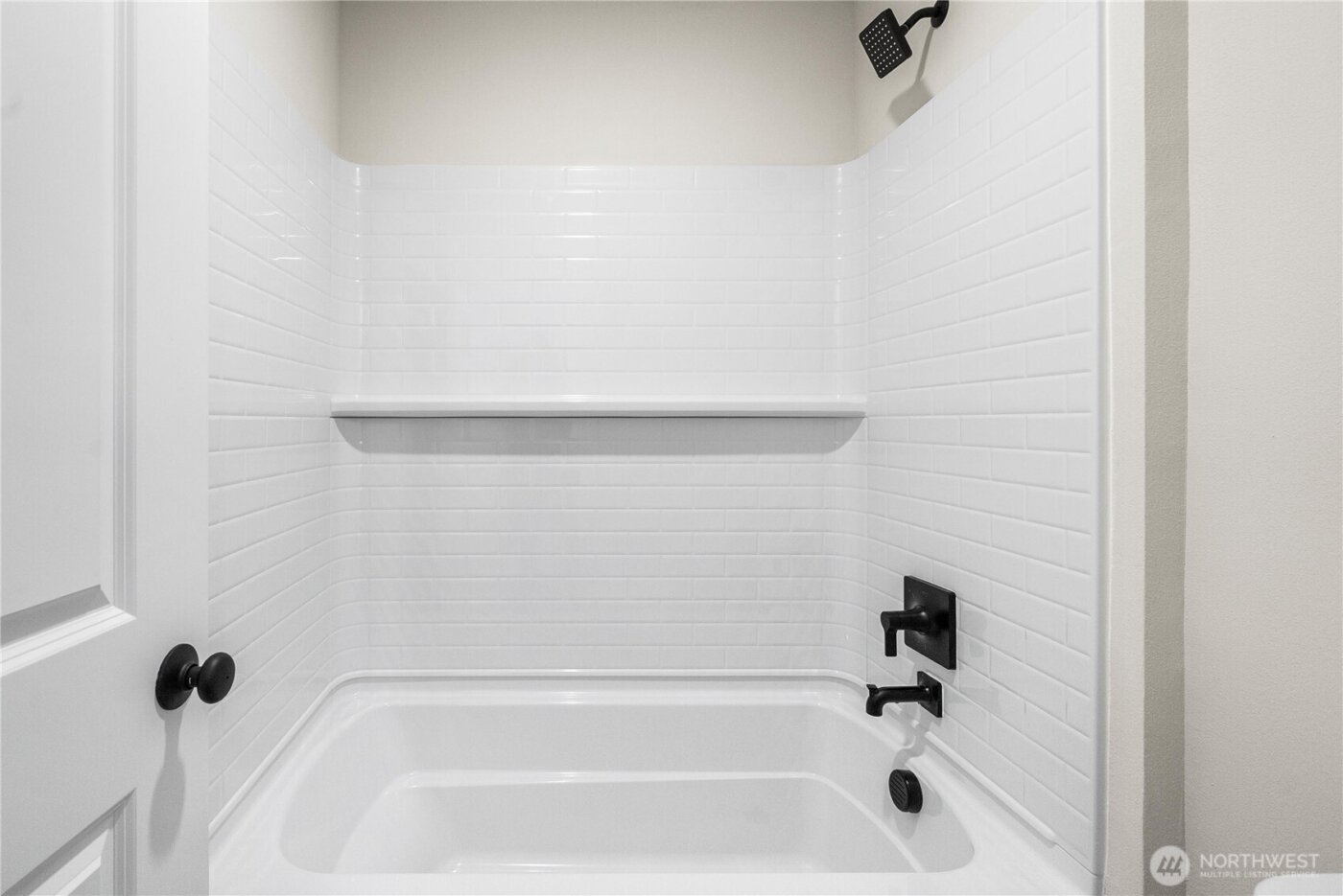 3981 McCormick Village Drive , Bremerton, WA 98312