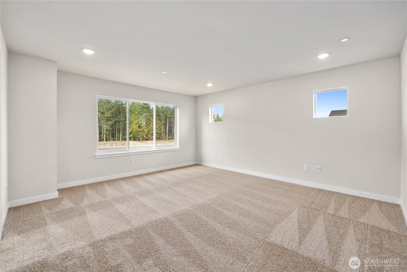 3981 McCormick Village Drive , Bremerton, WA 98312