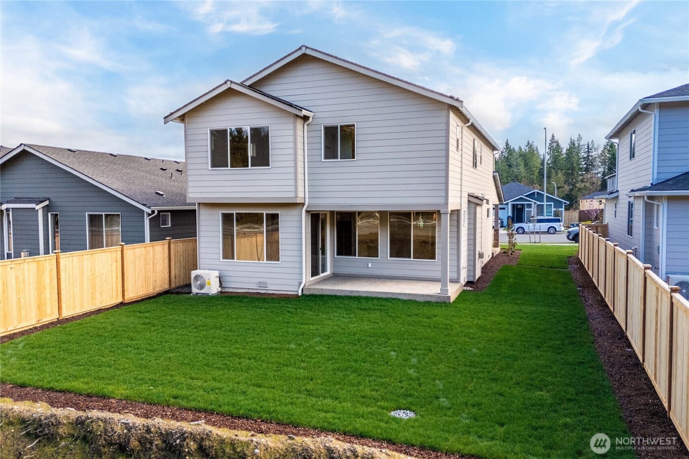 3981 McCormick Village Drive , Bremerton, WA 98312