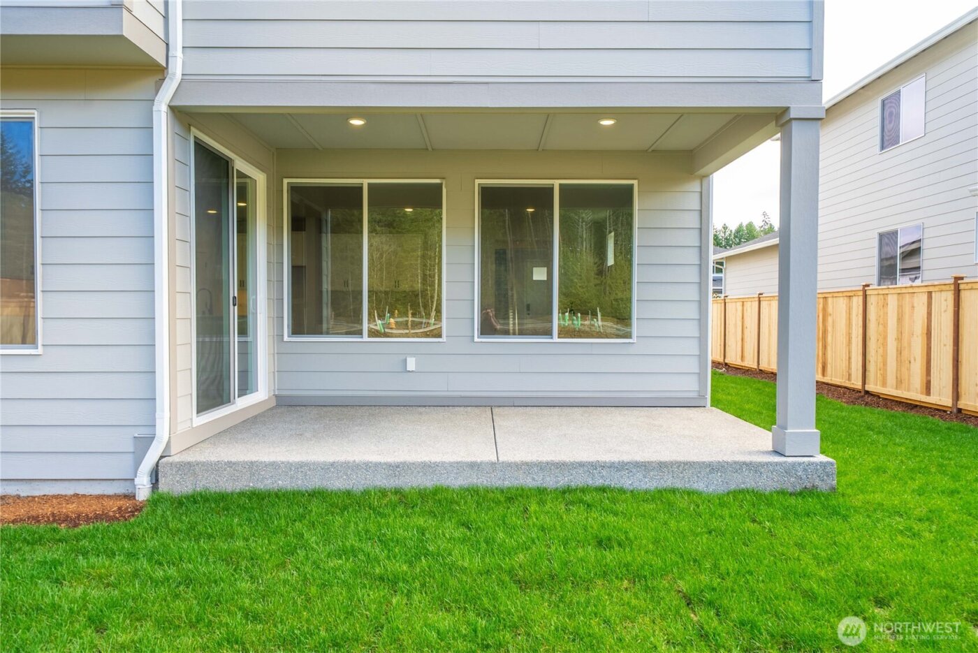 3981 McCormick Village Drive , Bremerton, WA 98312