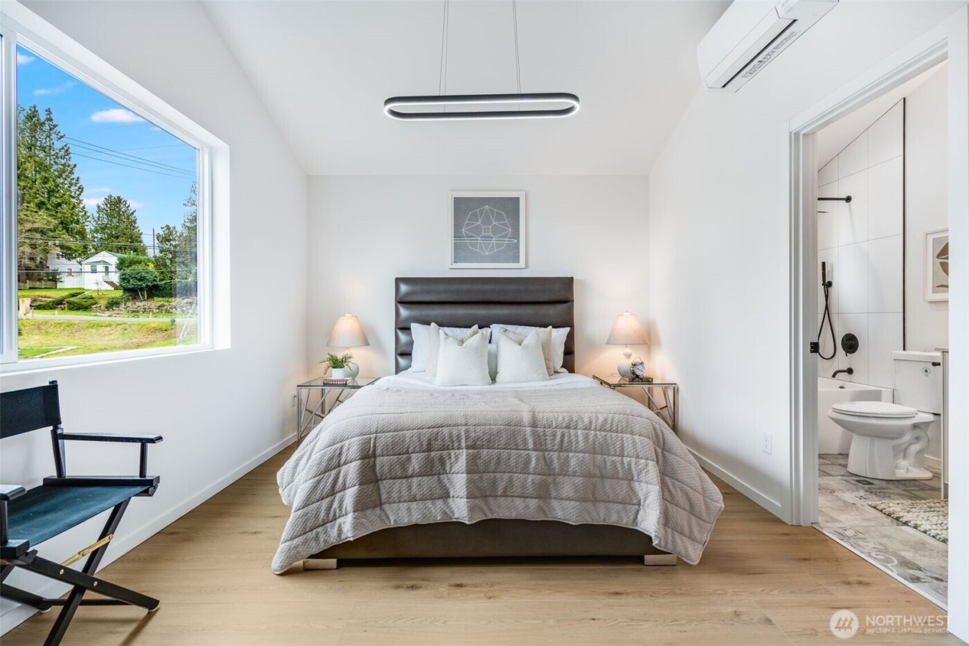 904 N 107th Street , Seattle, WA 98133