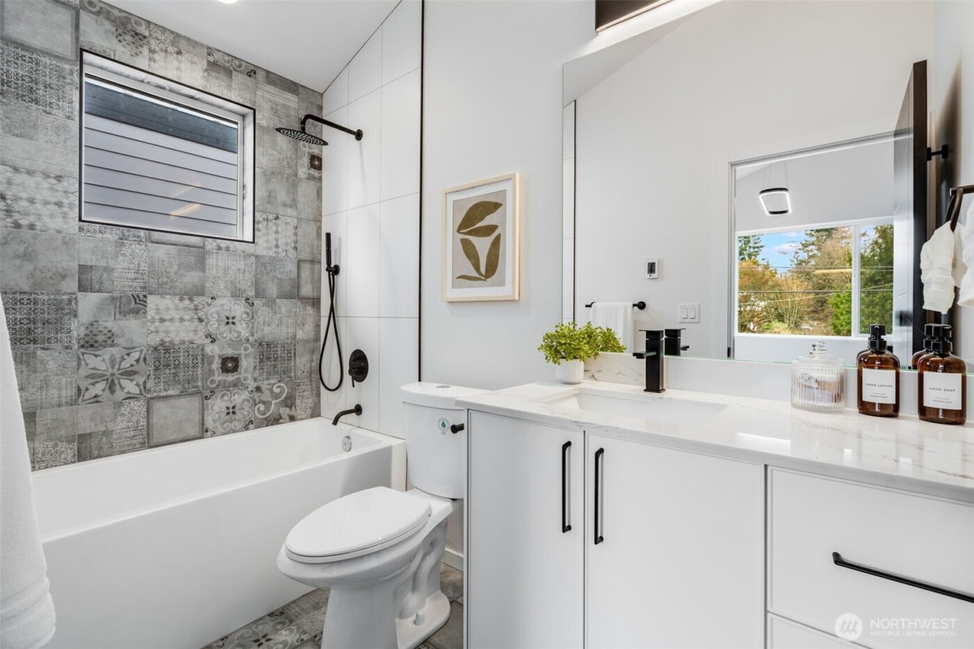 904 N 107th Street , Seattle, WA 98133