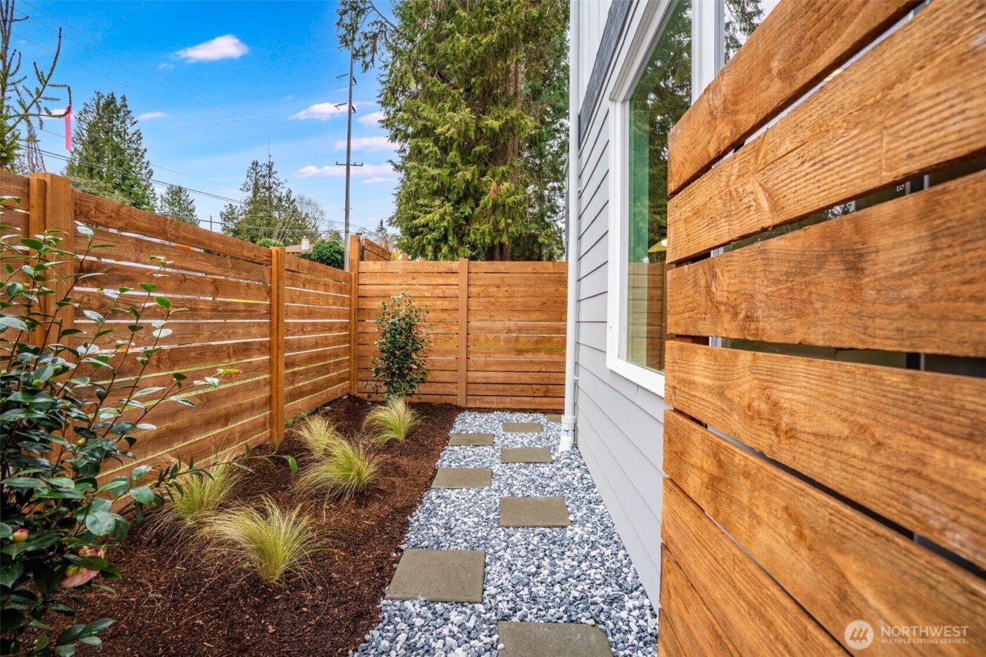 904 N 107th Street , Seattle, WA 98133