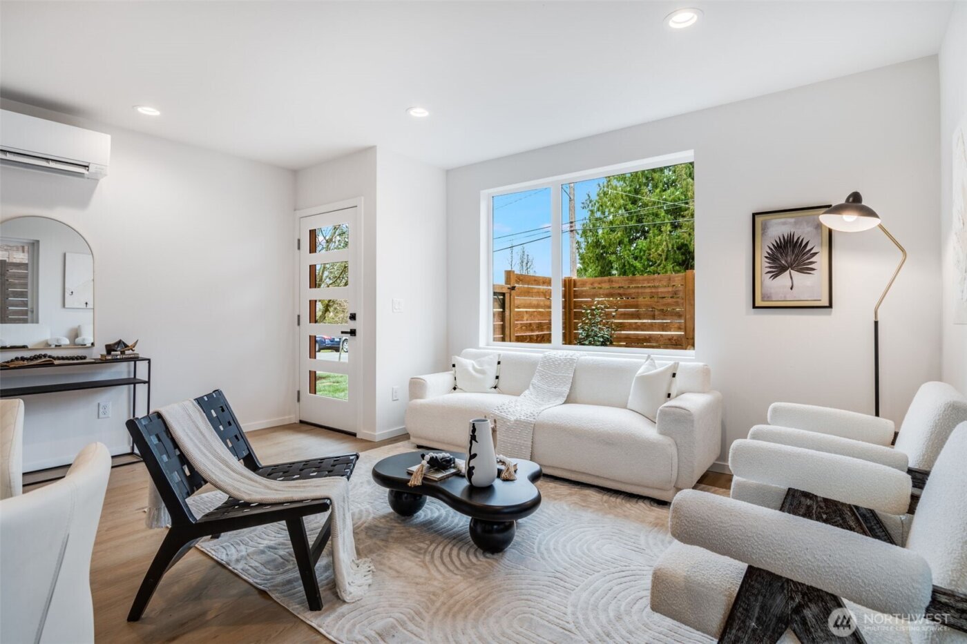 904 N 107th Street , Seattle, WA 98133