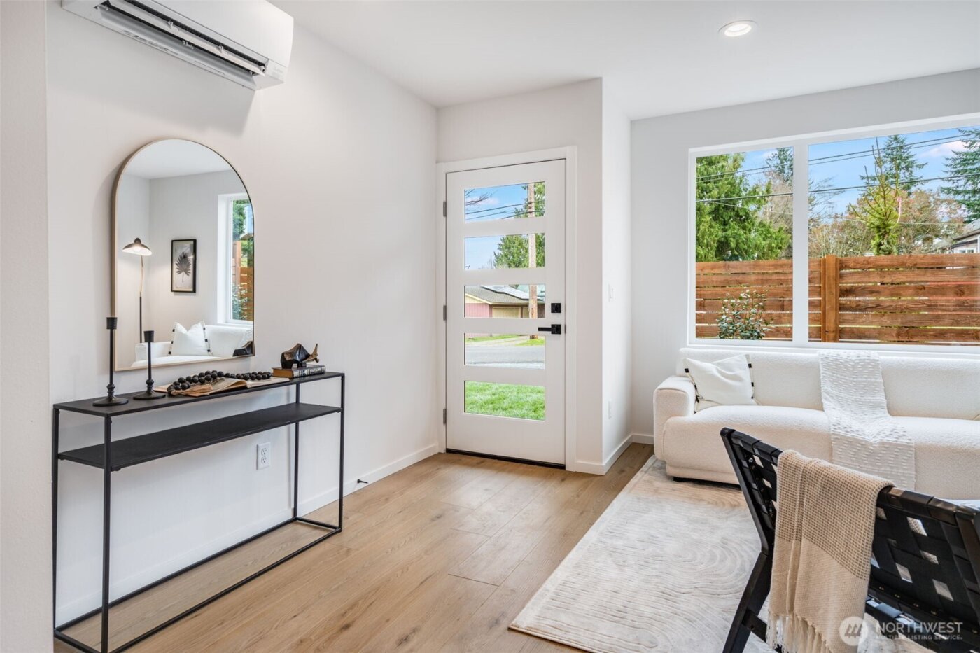 904 N 107th Street , Seattle, WA 98133