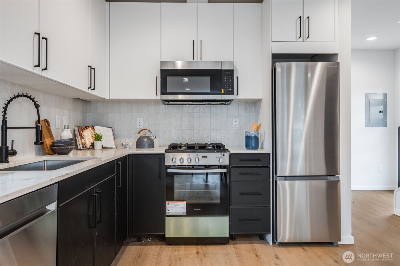 904 N 107th Street , Seattle, WA 98133