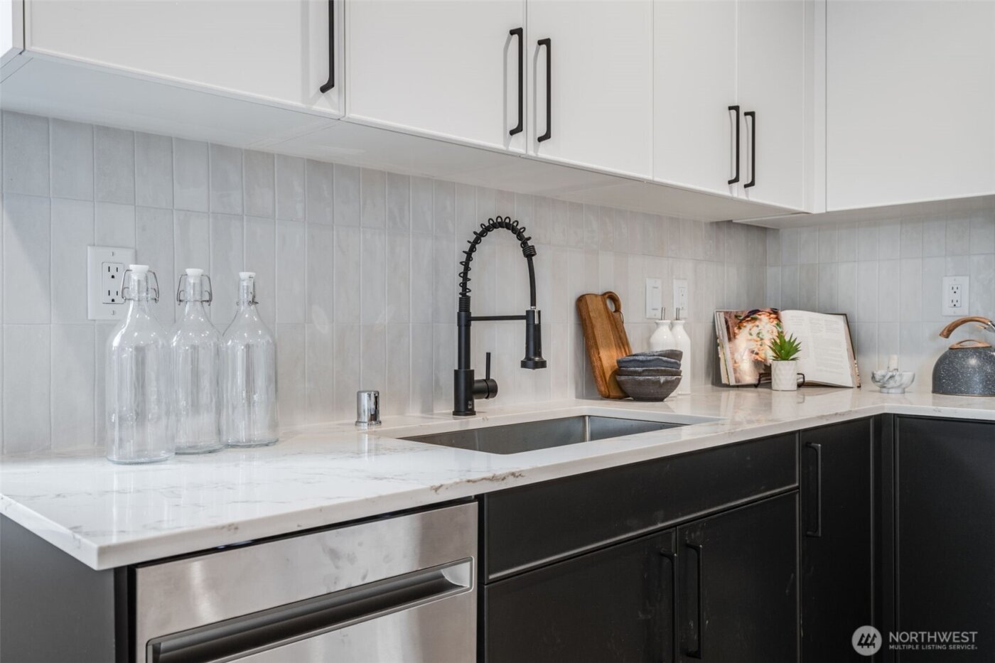 904 N 107th Street , Seattle, WA 98133