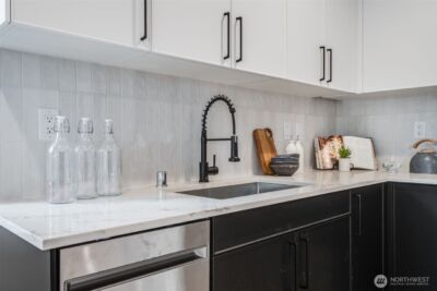 904 N 107th Street , Seattle, WA 98133 - Photo 9