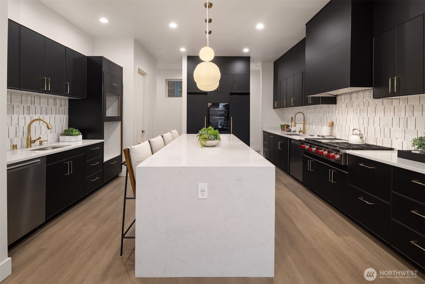 8243 W Mercer Way , Mercer Island, WA 98040