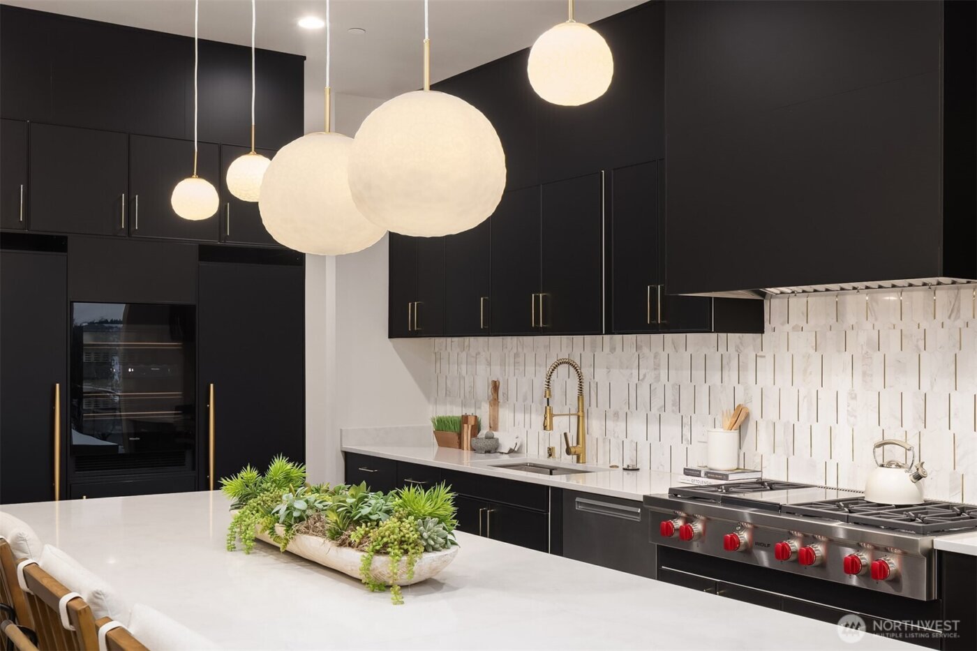 8243 W Mercer Way , Mercer Island, WA 98040