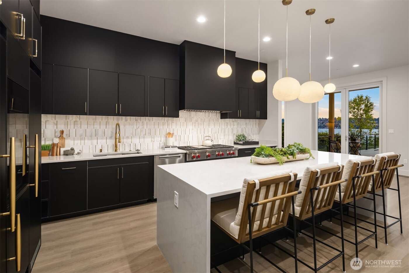 8243 W Mercer Way , Mercer Island, WA 98040