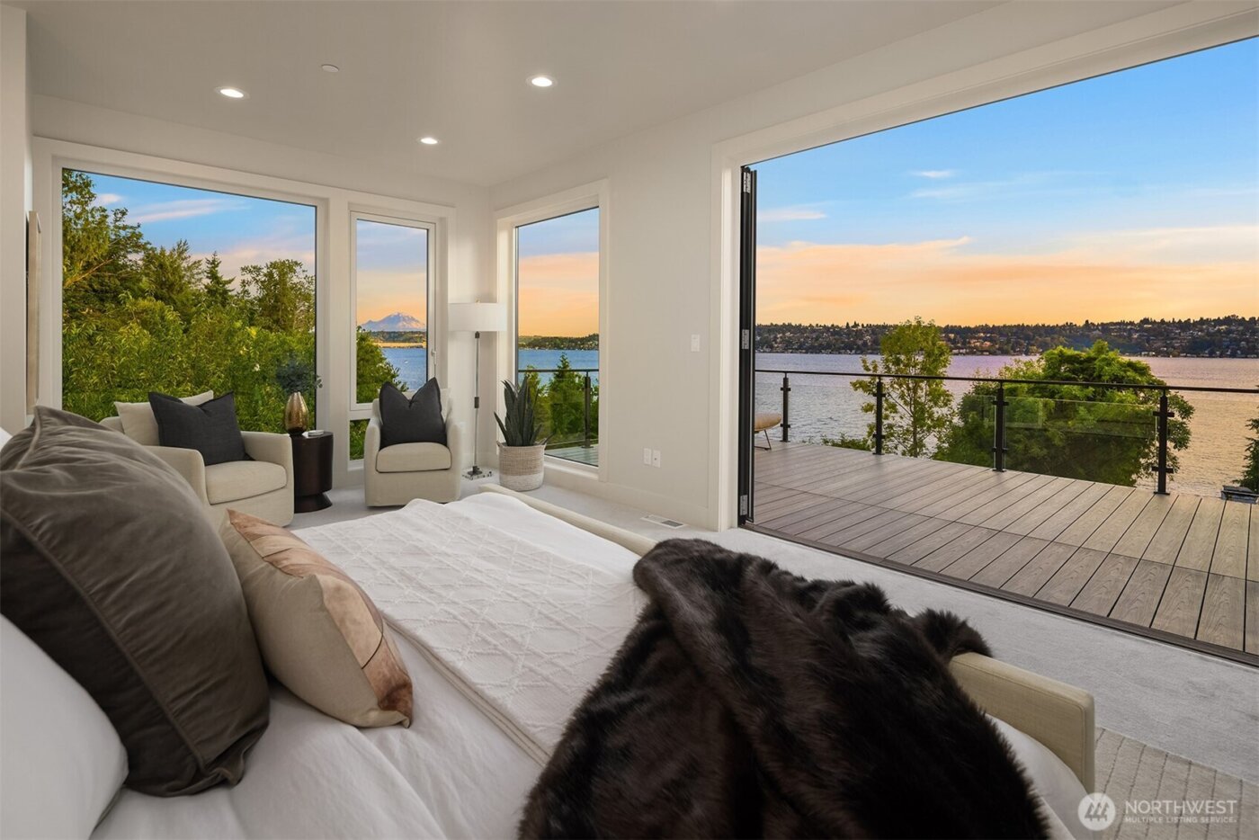 8243 W Mercer Way , Mercer Island, WA 98040