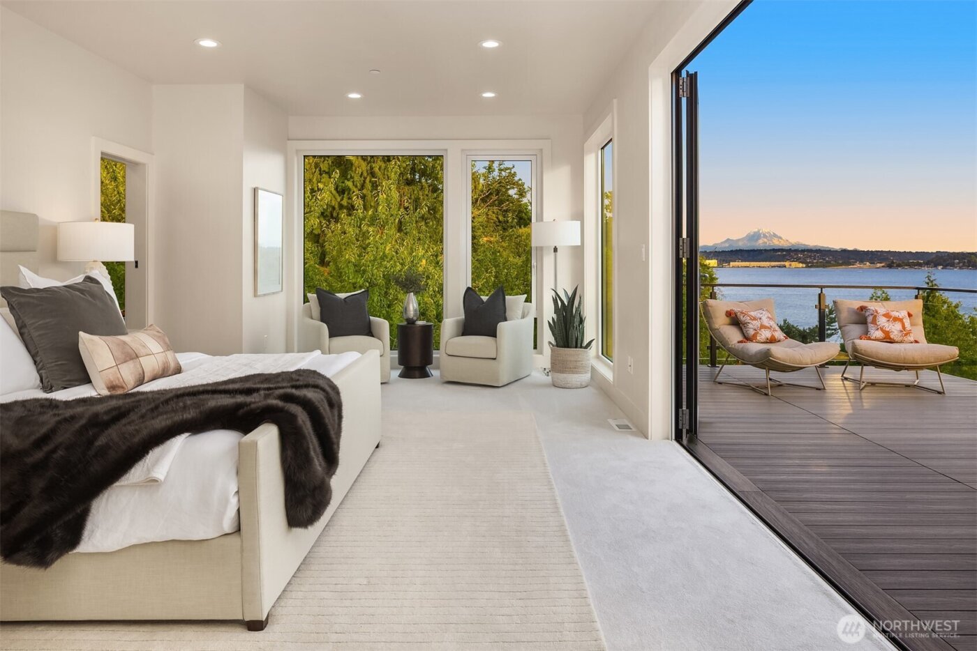 8243 W Mercer Way , Mercer Island, WA 98040