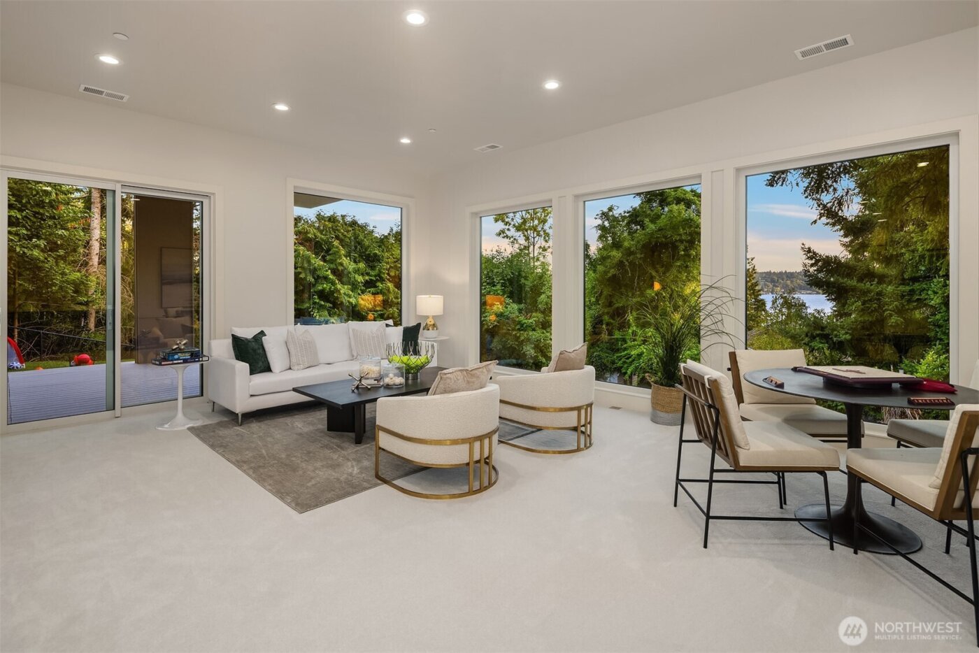 8243 W Mercer Way , Mercer Island, WA 98040