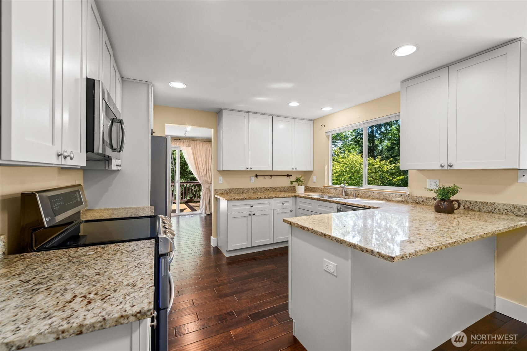 22706 NE 12th Place , Sammamish, WA 98074
