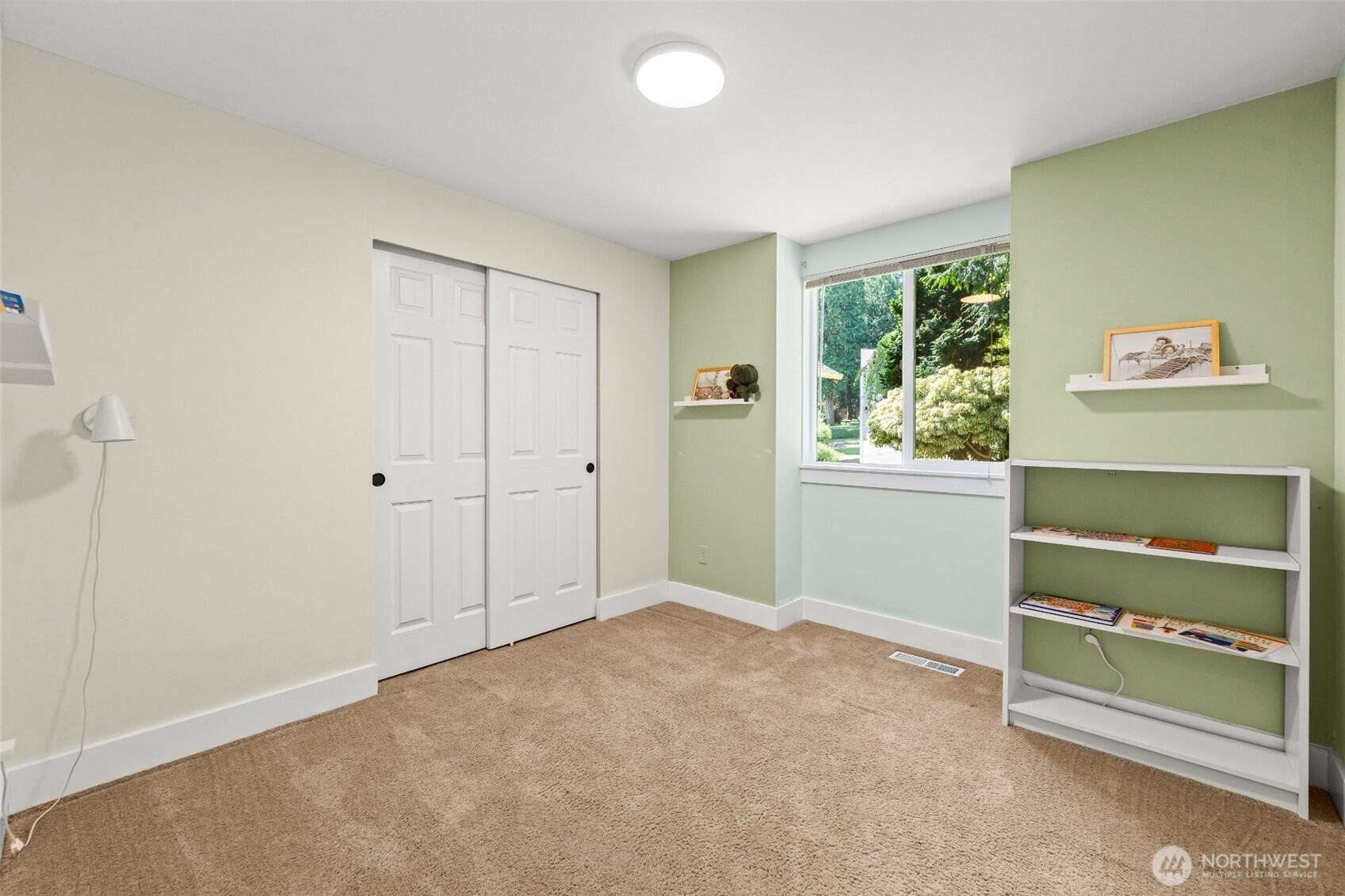 22706 NE 12th Place , Sammamish, WA 98074