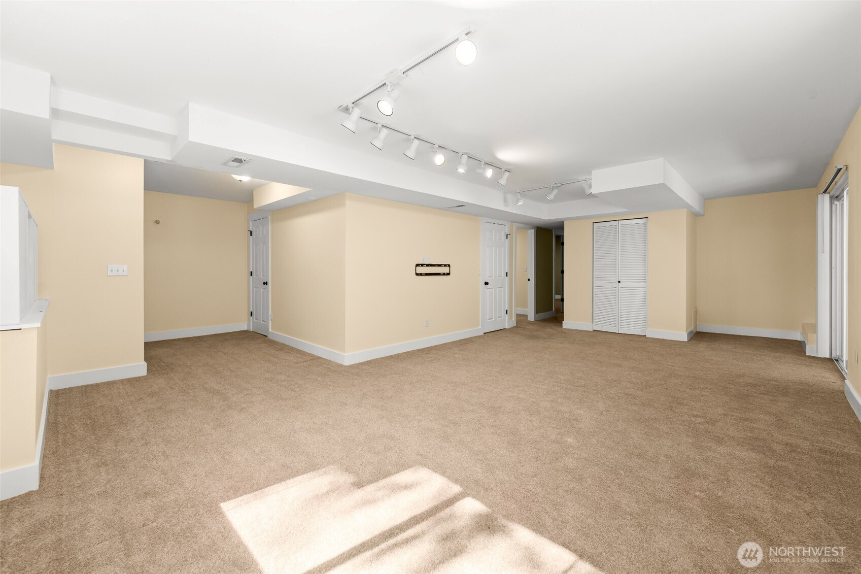 22706 NE 12th Place , Sammamish, WA 98074