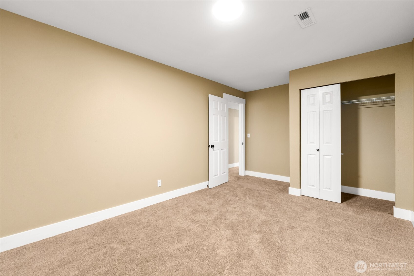 22706 NE 12th Place , Sammamish, WA 98074