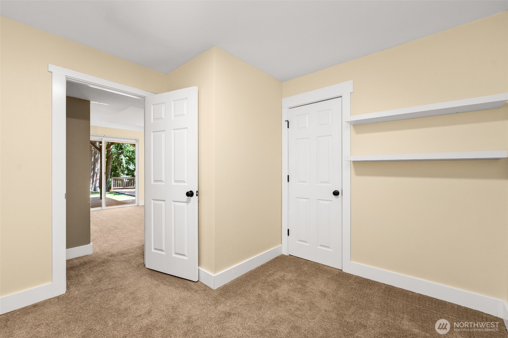 22706 NE 12th Place , Sammamish, WA 98074