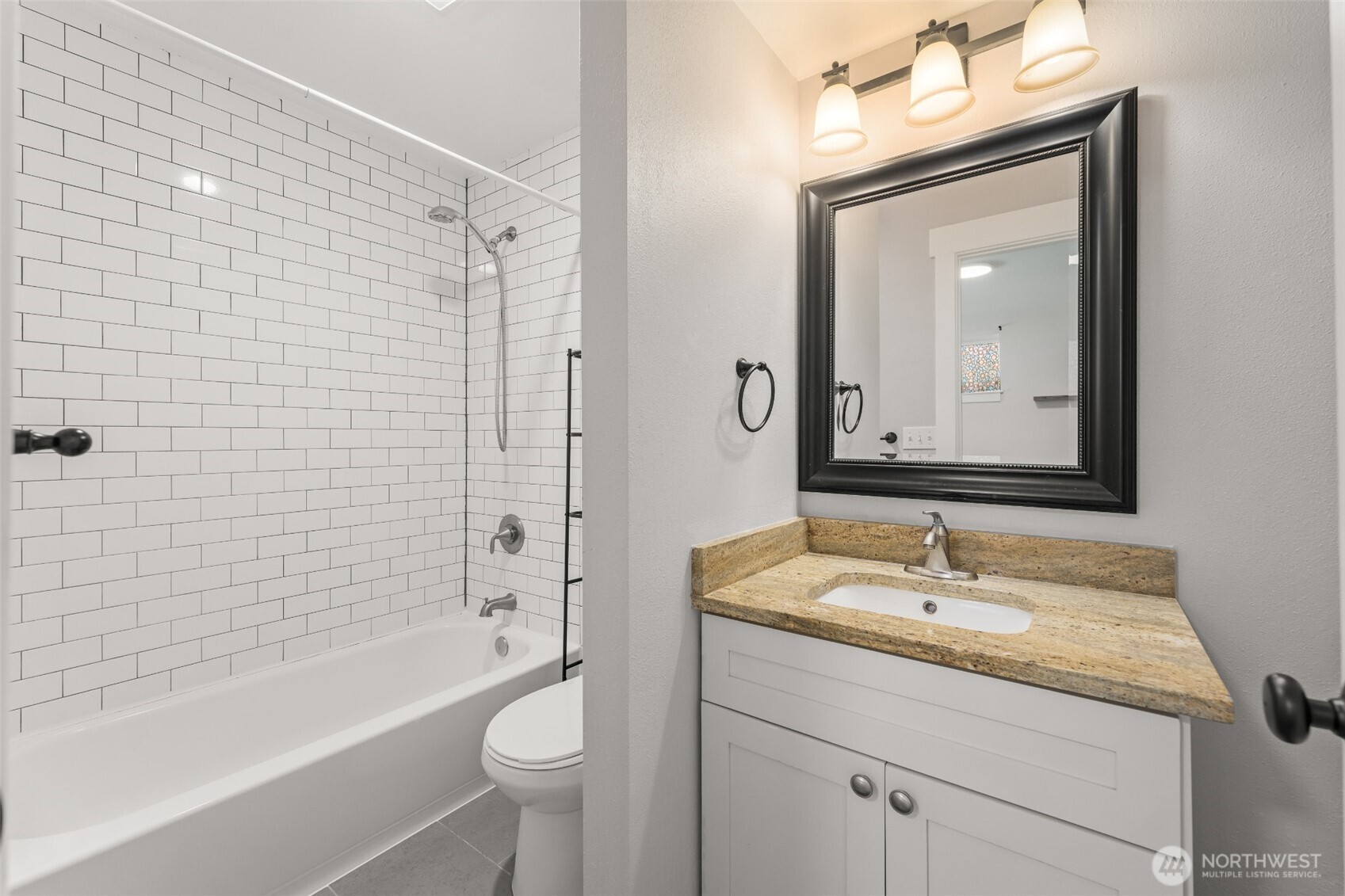22706 NE 12th Place , Sammamish, WA 98074
