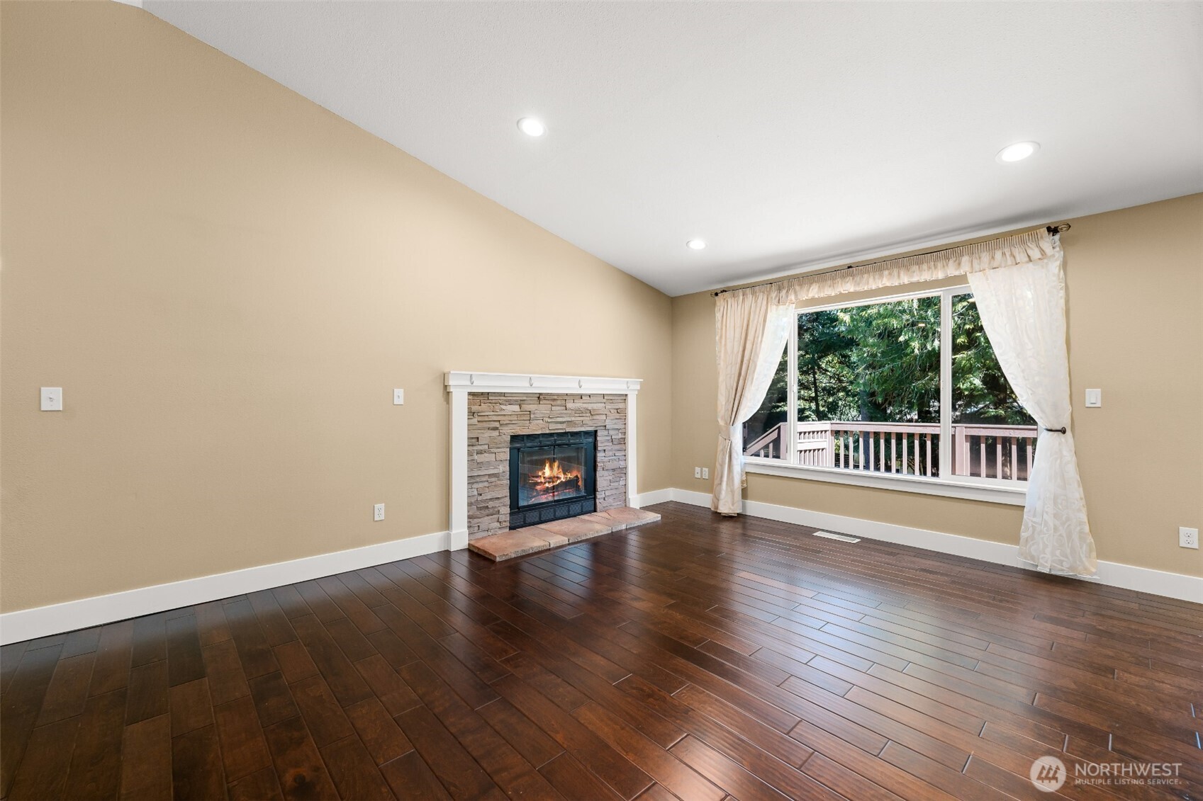 22706 NE 12th Place , Sammamish, WA 98074