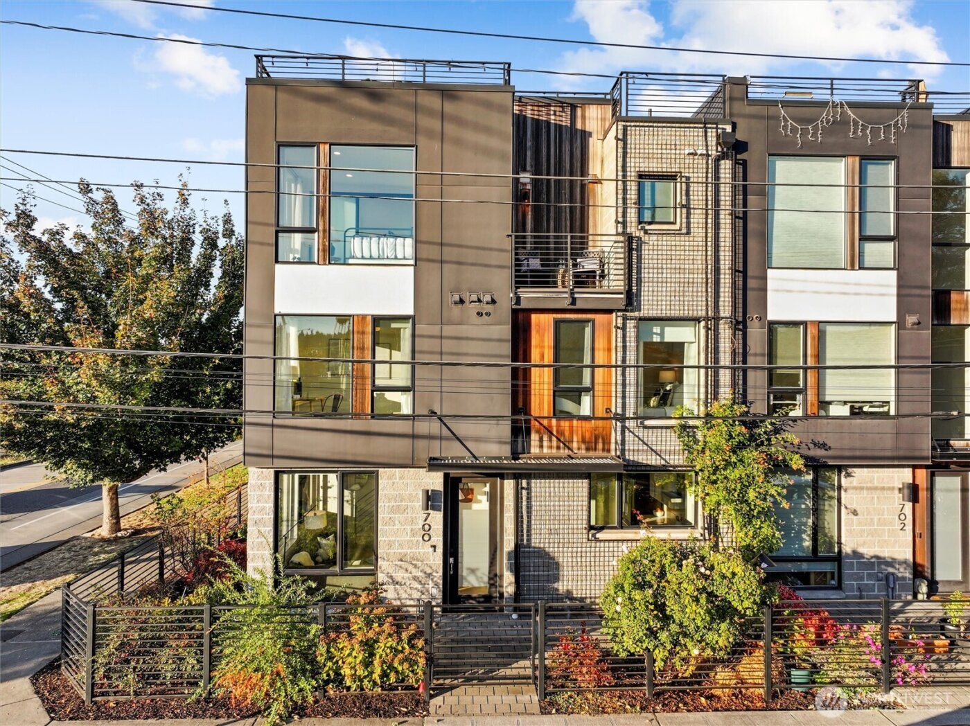 700 S Willow St , Seattle, WA 98108