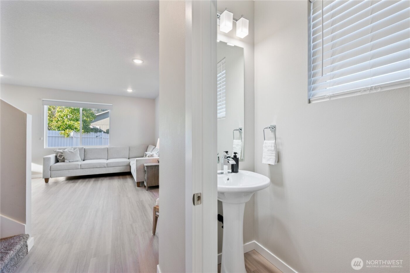 109 Hill Drive , Cathlamet, WA 98612