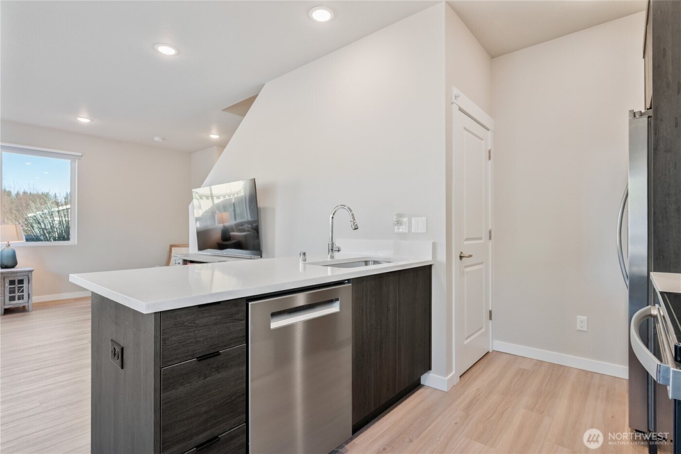 109 Hill Drive , Cathlamet, WA 98612