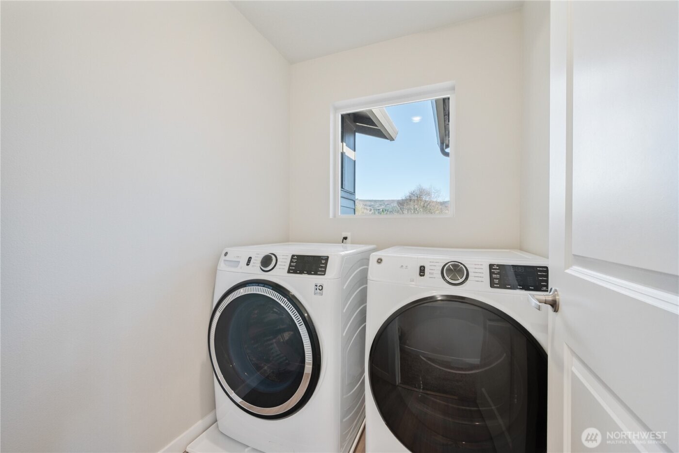 109 Hill Drive , Cathlamet, WA 98612