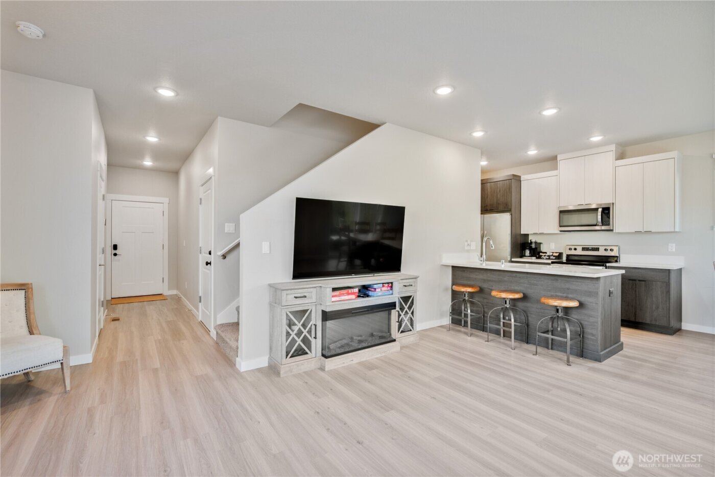 109 Hill Drive , Cathlamet, WA 98612