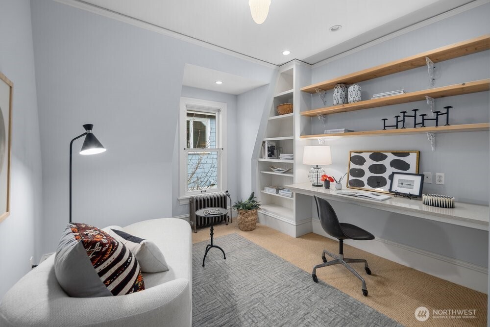 610 16th Avenue E, Seattle, WA 98112