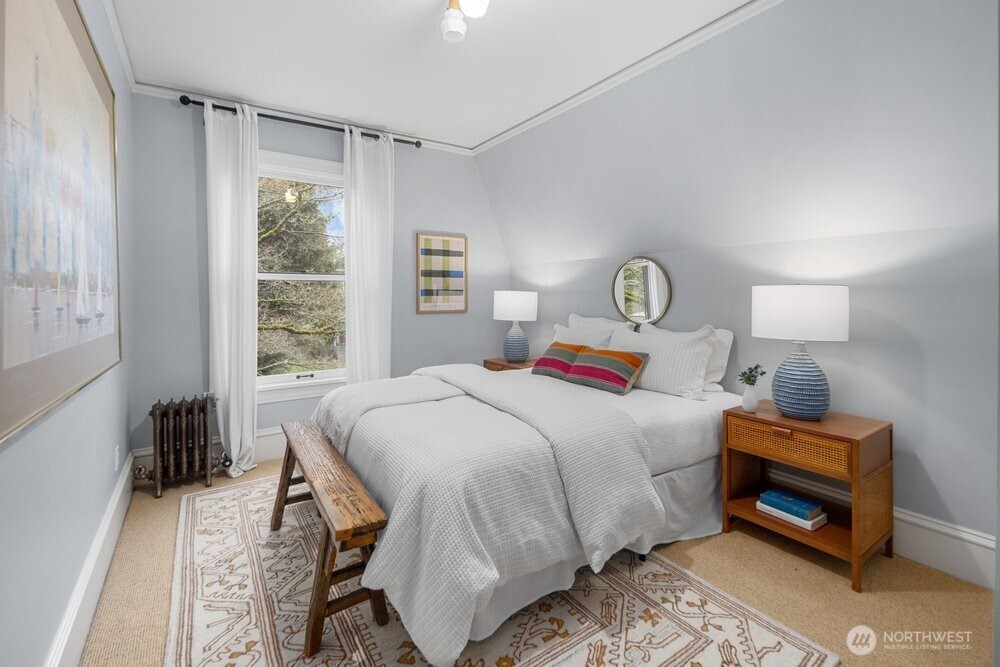 610 16th Avenue E, Seattle, WA 98112